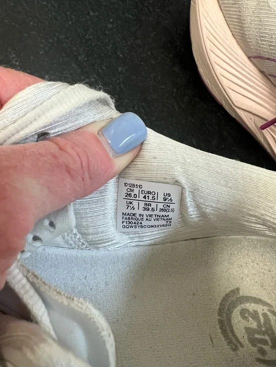 ASICS - Picture 5 of 5